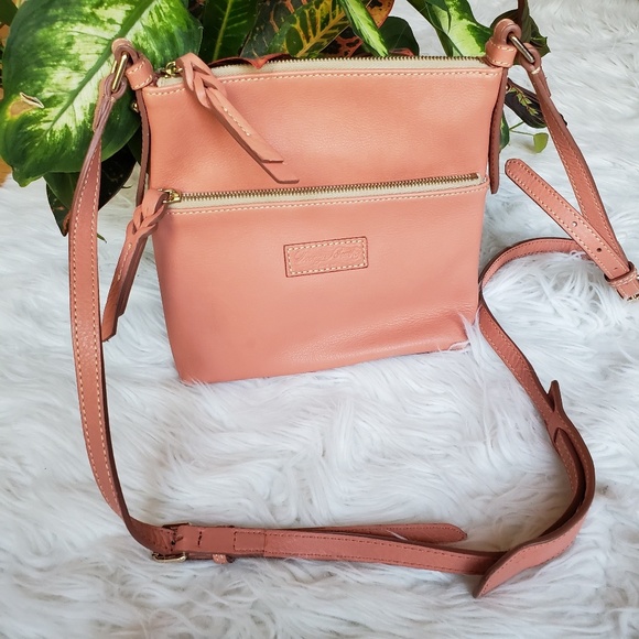 Dooney & Bourke Handbags - DOONEY & BOURKE Leather Crossbody